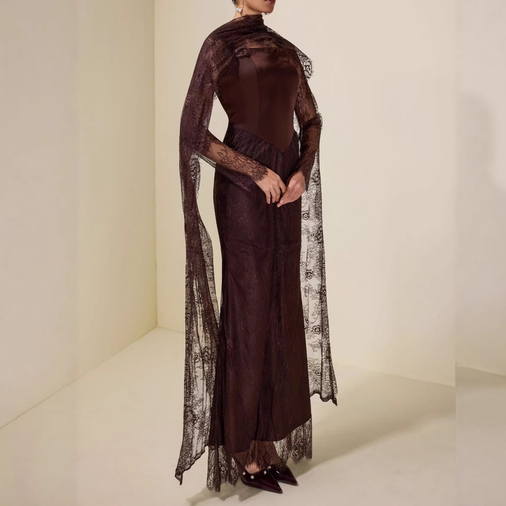 Lace ribbon halter-necked patchwork dark brown elegant dress