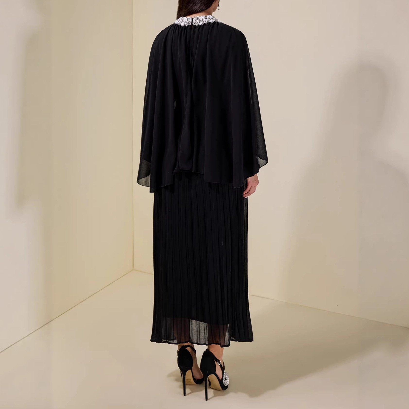 Draped pure color elegant French-style dress with diamond-encrusted neckline and pleated overlay