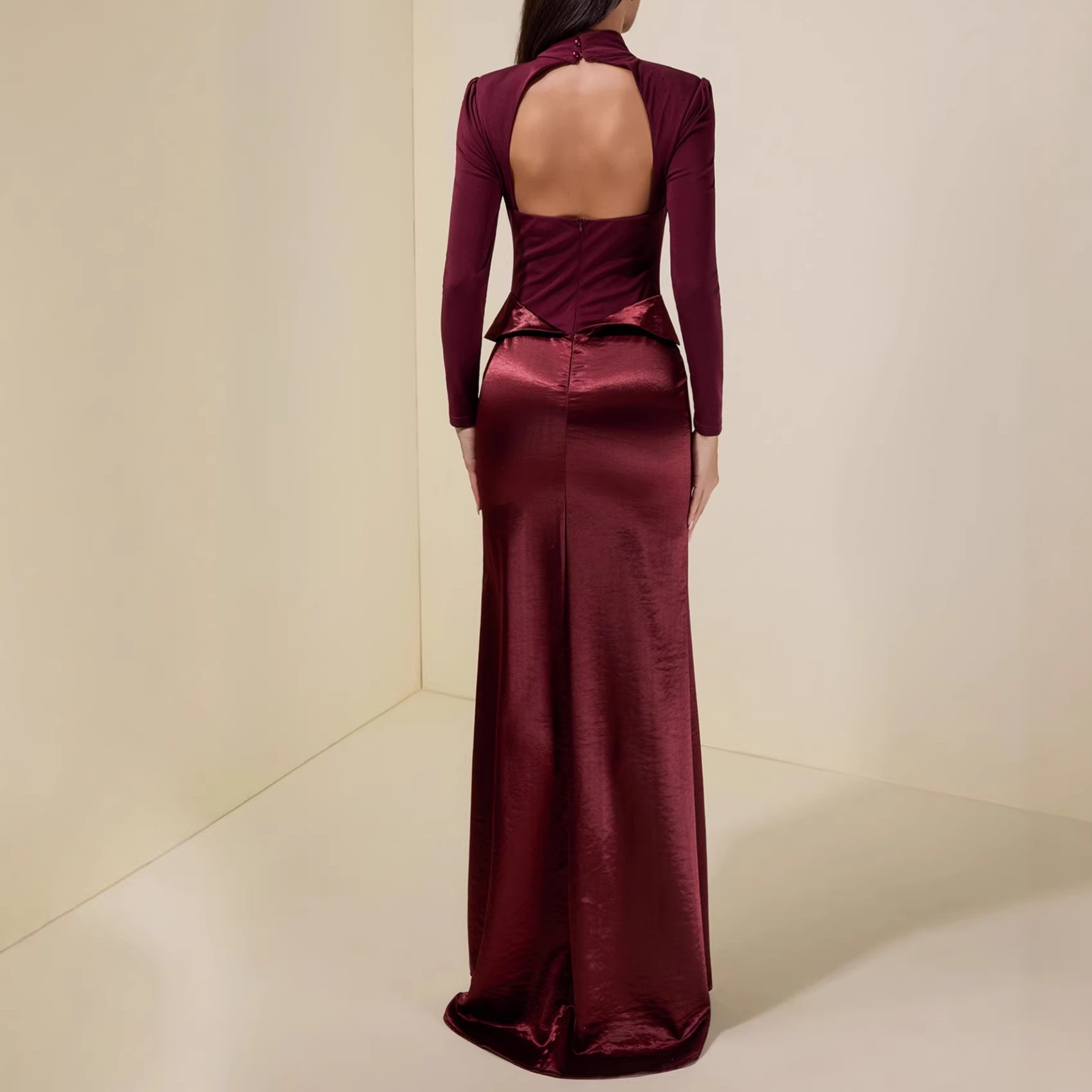 Deep red fitted halter-neck long-sleeved backless sexy dress with long skirt