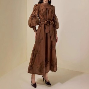 Round-neck, frilly-sleeved, fitted and seamless dress with a waistline, exuding elegance and slimming effect